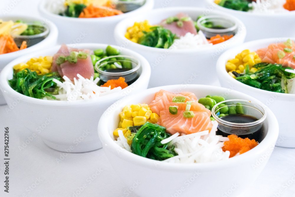 Poké bowl, sushi bowl
